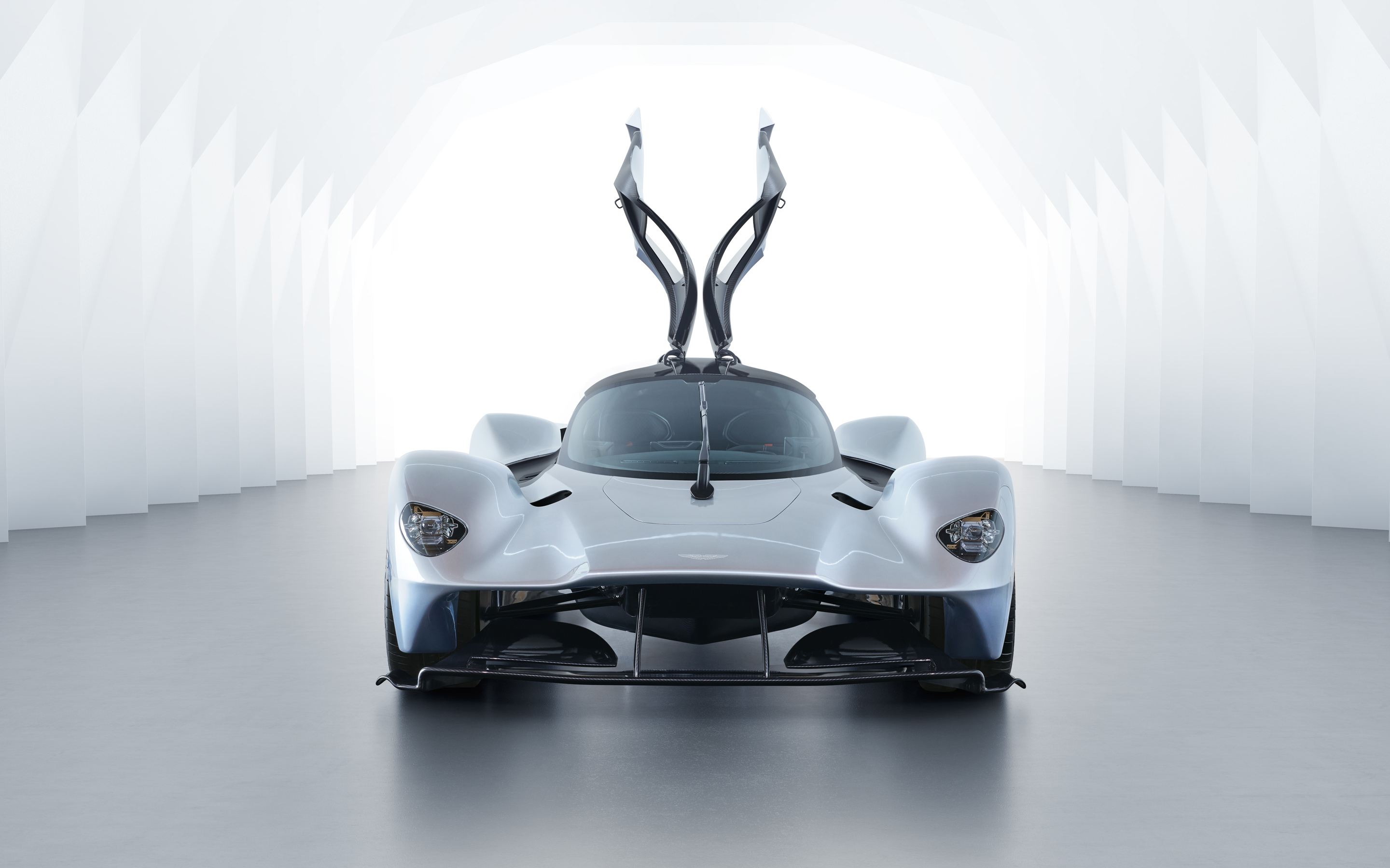 2018 Aston Martin Valkyrie3679212222